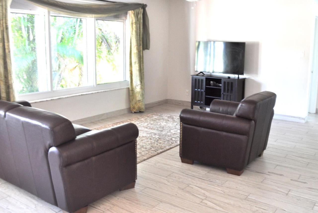 Lovely 3-Bd, Walk To Bars, 9 Min Drive From Beach! Heated Pool. Fort Lauderdale Luaran gambar